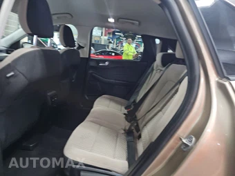 2021 Ford Escape SE – miniatura 13