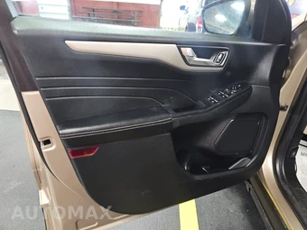 2021 Ford Escape SE – miniatura 9