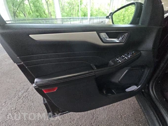 2021 Ford Escape SE – miniatura 9