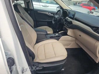 2021 Ford Escape SEL – miniatura 8
