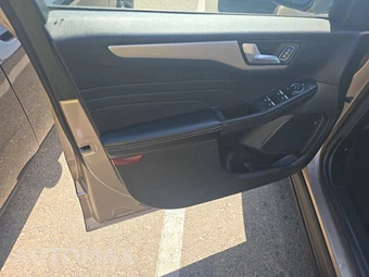 2021 Ford Escape SEL – miniatura 9