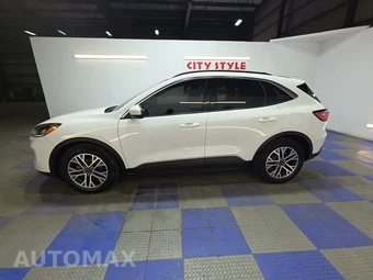 2021 Ford Escape SEL - miniatura 3