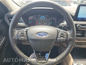 2021 Ford Escape SEL – miniatura 10