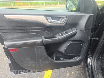 2021 Ford Escape SEL – miniatura 9