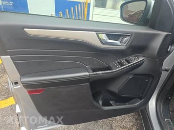2021 Ford Escape SEL - miniatura 9