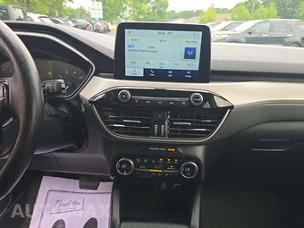 2021 Ford Escape SEL – miniatura 7