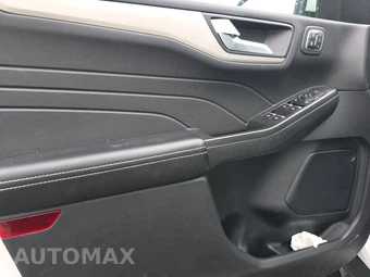2021 Ford Escape SEL – miniatura 9