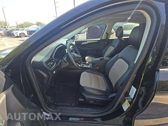 2021 Ford Escape Titanium – miniatura 3