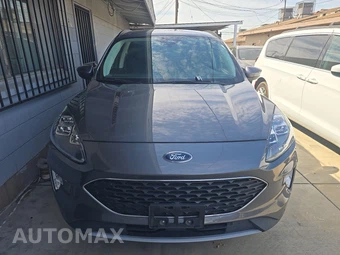 2021 Ford Escape Titanium - miniatura 2