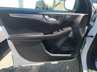 2021 Ford Escape Titanium - miniatura 9