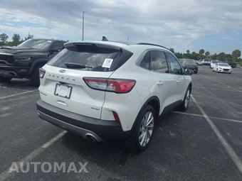 2021 Ford Escape Titanium - miniatura 3