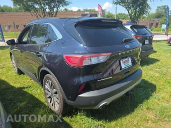 2021 Ford Escape Titanium – miniatura 2