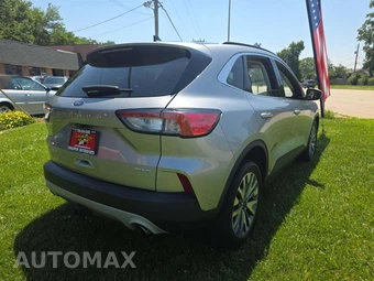 2021 Ford Escape Titanium – miniatura 3