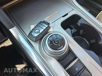 2021 Ford Explorer Limited - miniatura 8