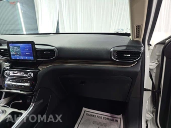 2021 Ford Explorer Limited - miniatura 17
