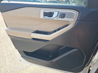 2021 Ford Explorer Limited - miniatura 9