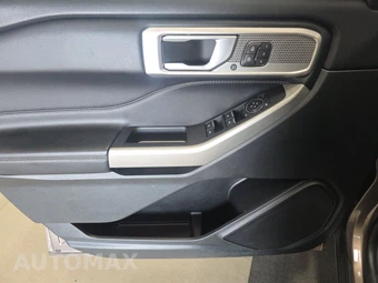 2021 Ford Explorer Limited - miniatura 9