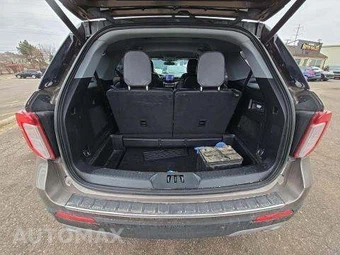 2021 Ford Explorer Limited - miniatura 16