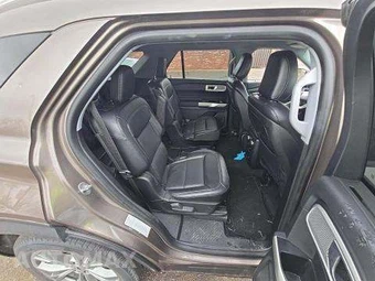 2021 Ford Explorer Limited - miniatura 18