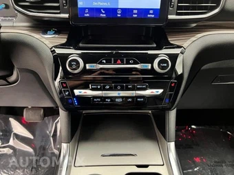 2021 Ford Explorer Limited - miniatura 17