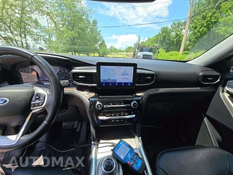 2021 Ford Explorer Limited – miniatura 10