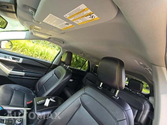2021 Ford Explorer Limited – miniatura 11