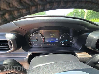 2021 Ford Explorer Limited – miniatura 9