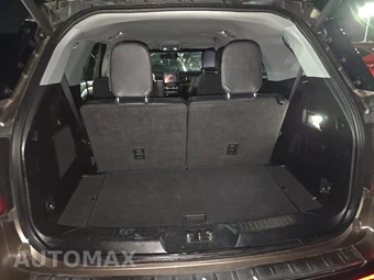 2021 Ford Explorer Limited - miniatura 17