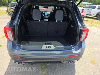 2021 Ford Explorer ST - miniatura 12