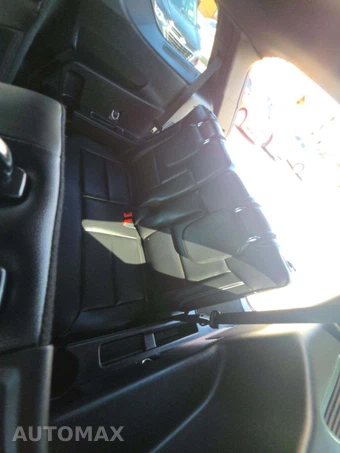 2021 Ford Explorer ST - miniatura 11