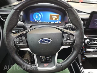 2021 Ford Explorer ST – miniatura 10