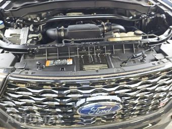 2021 Ford Explorer ST – miniatura 16