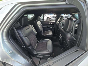 2021 Ford Explorer ST - miniatura 17