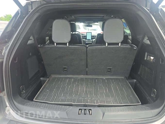 2021 Ford Explorer ST - miniatura 15