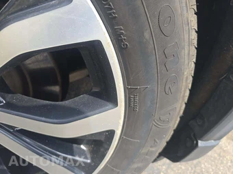 2021 Ford Explorer ST - miniatura 26