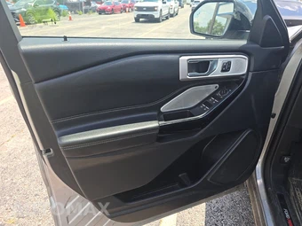 2021 Ford Explorer ST - miniatura 9