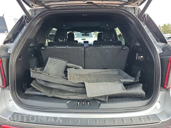 2021 Ford Explorer ST - miniatura 17