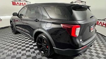 2021 Ford Explorer ST - miniatura 5