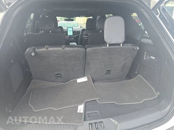 2021 Ford Explorer ST – miniatura 17