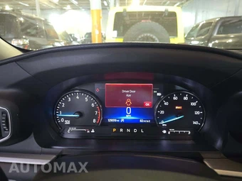2021 Ford Explorer XLT – miniatura 9