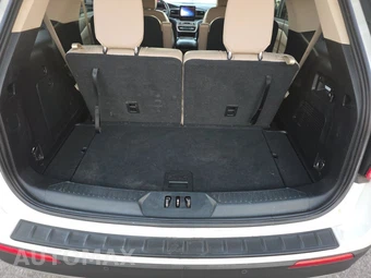 2021 Ford Explorer XLT – miniatura 17