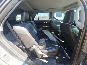 2021 Ford Explorer XLT - miniatura 17