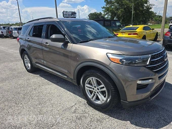 2021 Ford Explorer XLT - miniatura 4