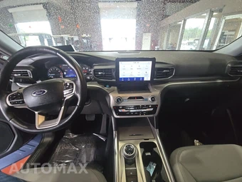 2021 Ford Explorer XLT - miniatura 11