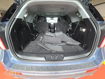 2021 Ford Explorer XLT - miniatura 17