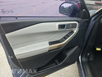 2021 Ford Explorer XLT – miniatura 9