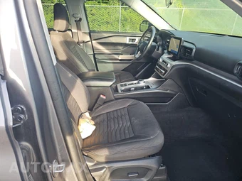 2021 Ford Explorer XLT – miniatura 8