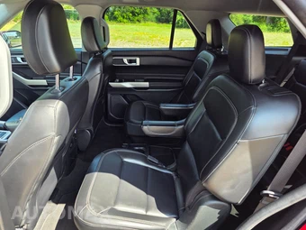 2021 Ford Explorer XLT - miniatura 8
