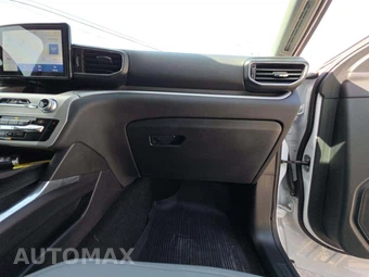 2021 Ford Explorer XLT - miniatura 17