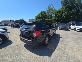 2021 Ford Explorer XLT – miniatura 3
